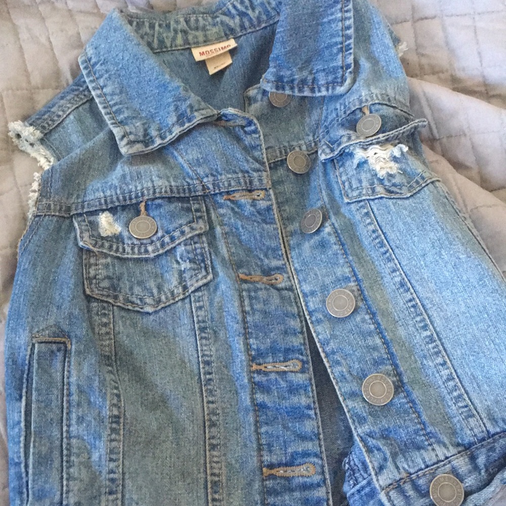 Sleeveless jean jacket
